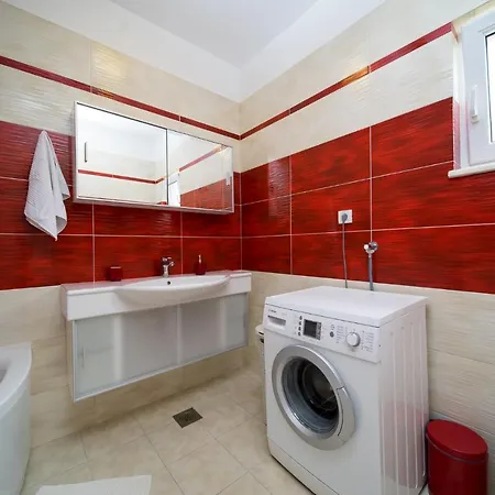 Toma Apartment *